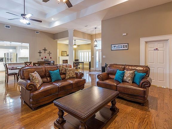 4th image of 1704 Shay Ln