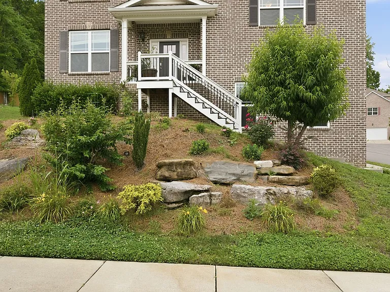 1101 Knobcrest Ct — Photo 2