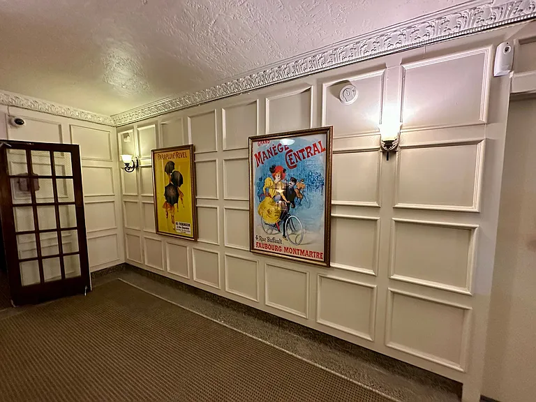 The Drake — Photo 2
