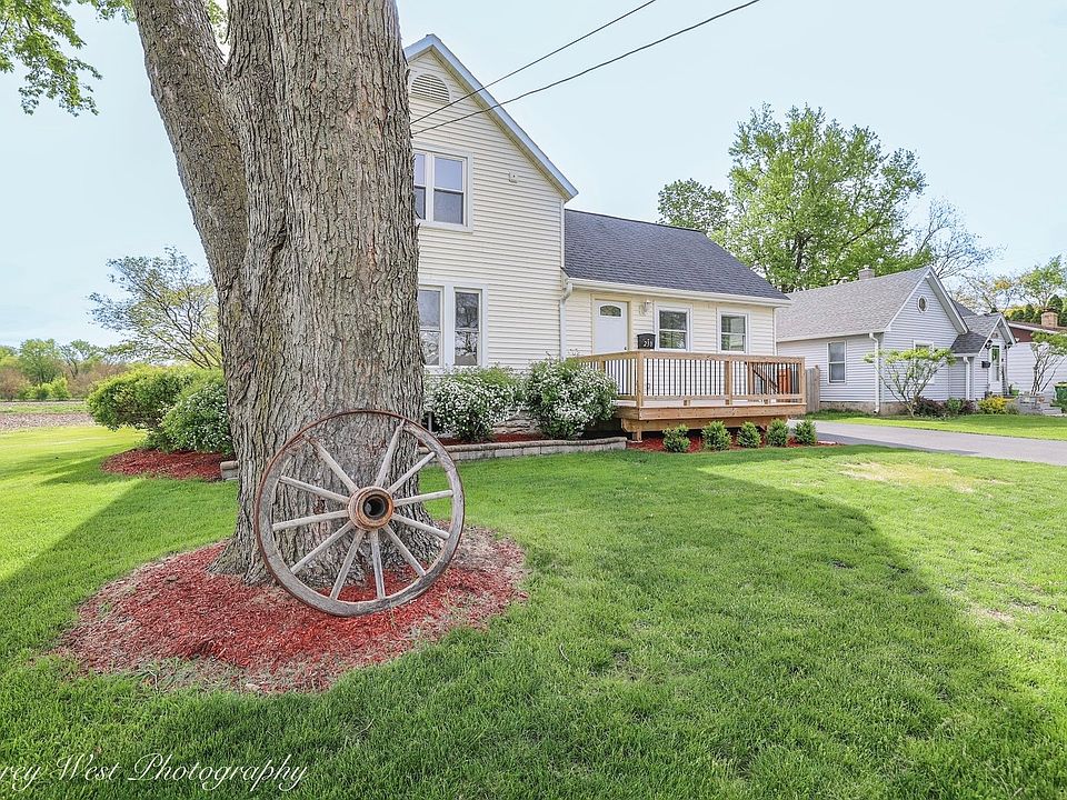 1st image of 230 Sabin St