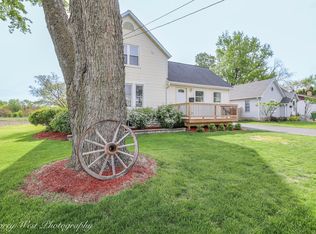 230 Sabin St, Sycamore, IL 60178