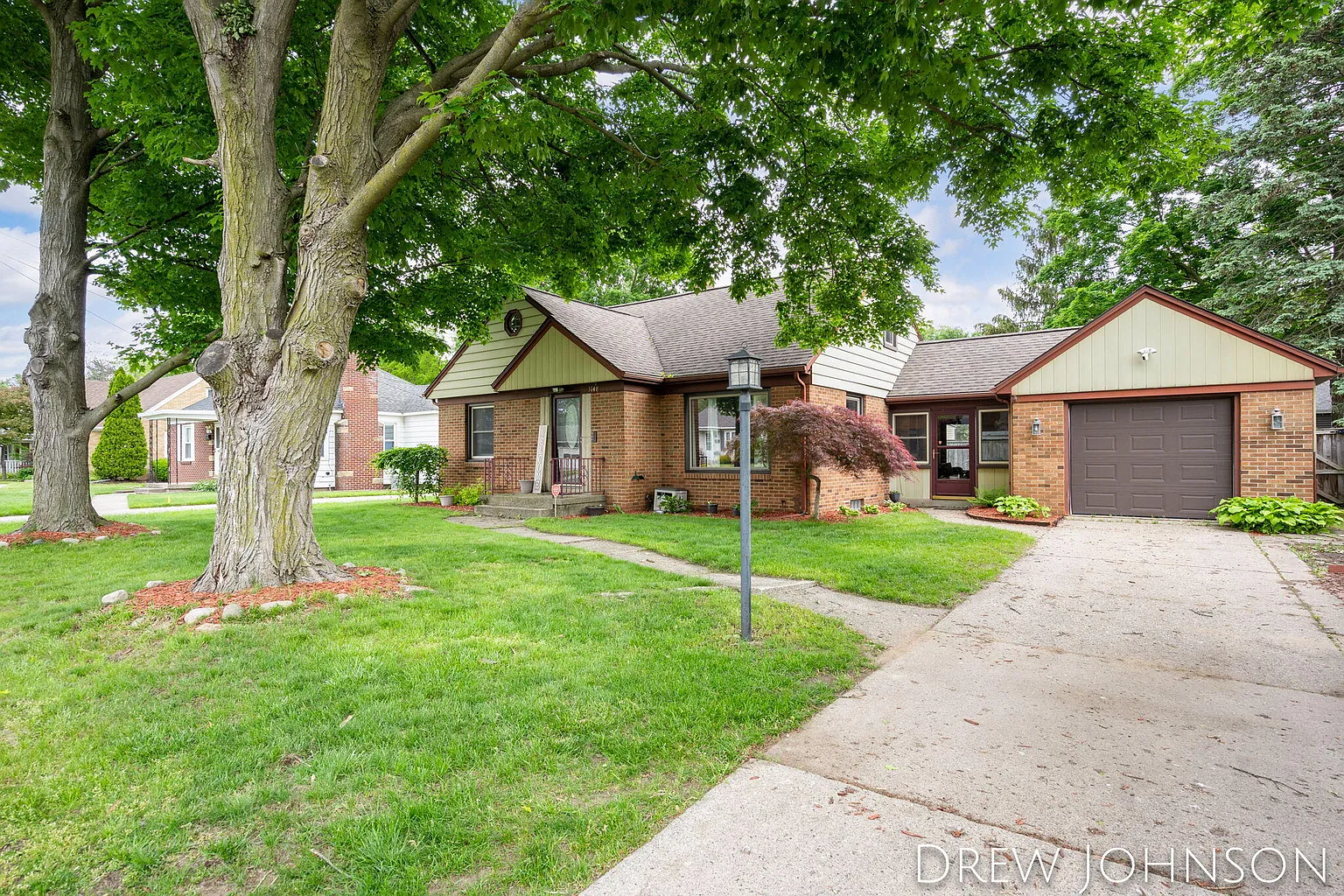 3148 Higgins Ave SW photo 1