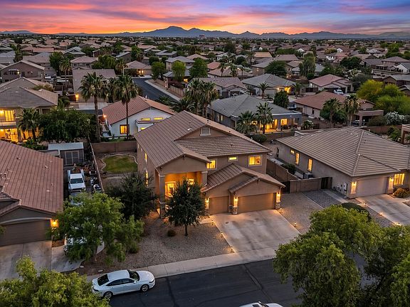 3rd image of 43251 W CYDNEE Drive