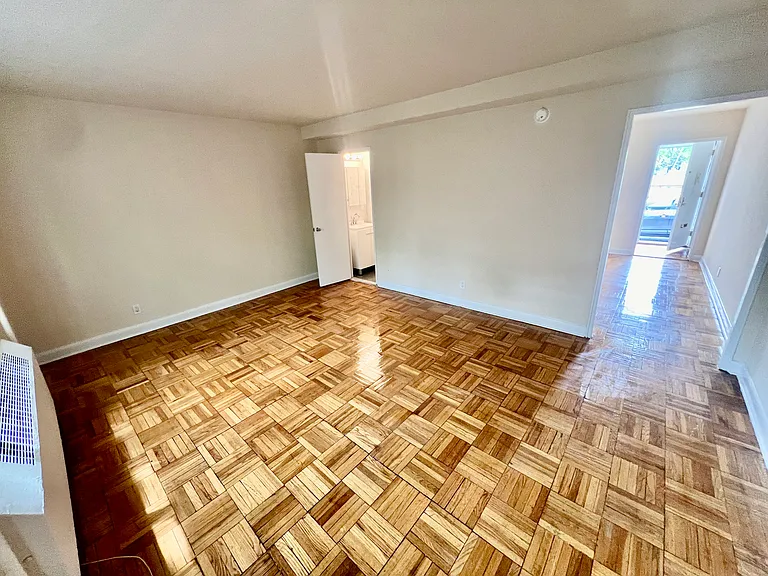 189-15 73rd Ave #D — Photo 3