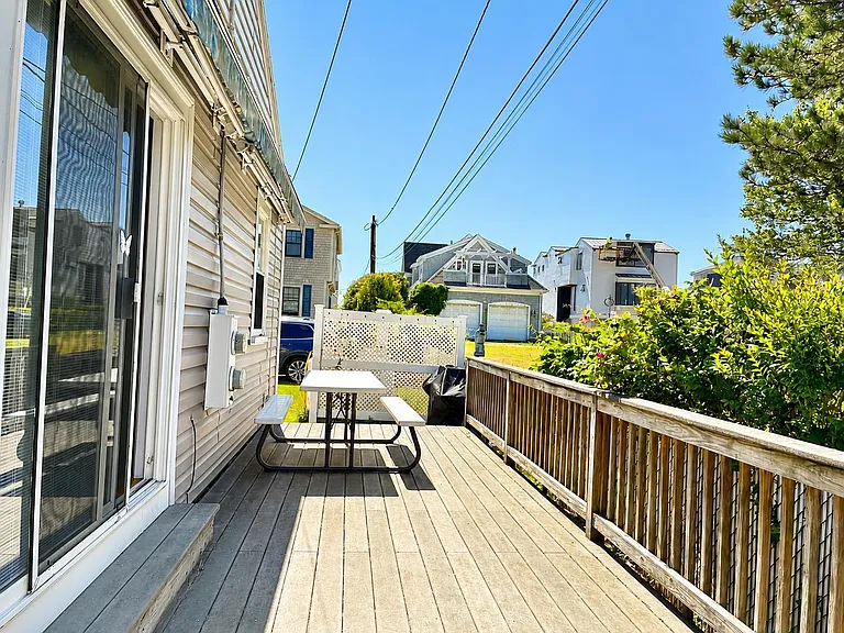 110 Old Beach Rd — Photo 14