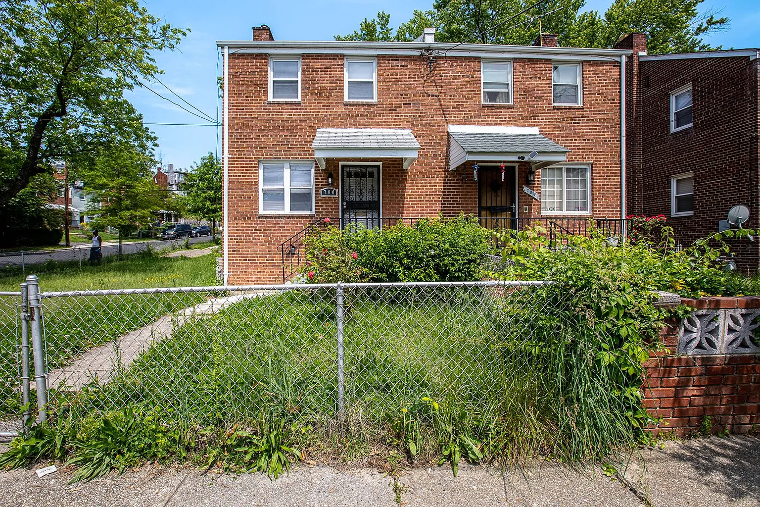 700 Burns St SE photo 1