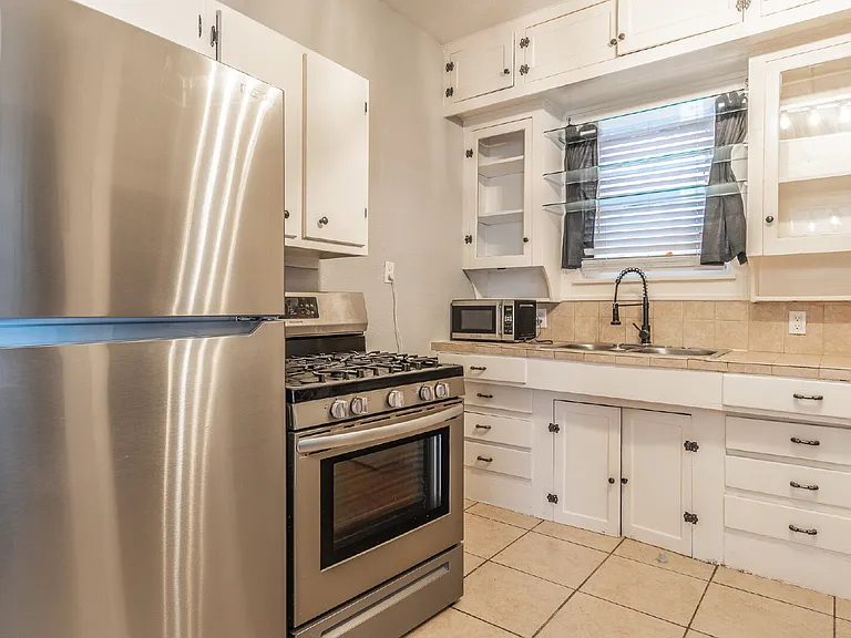 723 E Euclid Ave — Photo 15