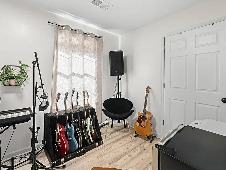 212 Deer Point — Photo 7