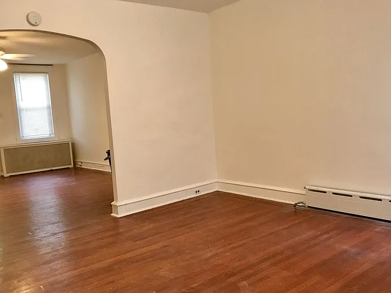 596 Van Kirk St — Photo 6