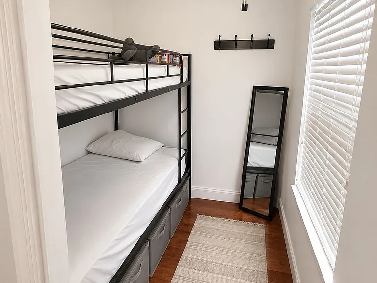 Master Room 2 - Walking Closet or Small Room