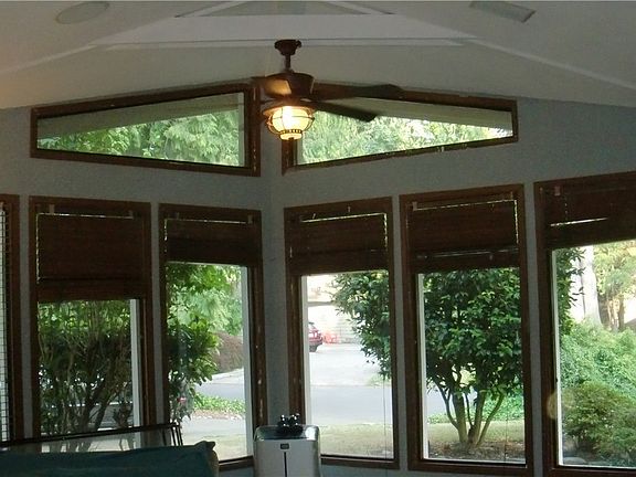 3rd image of 5423 Donnelly Dr SE