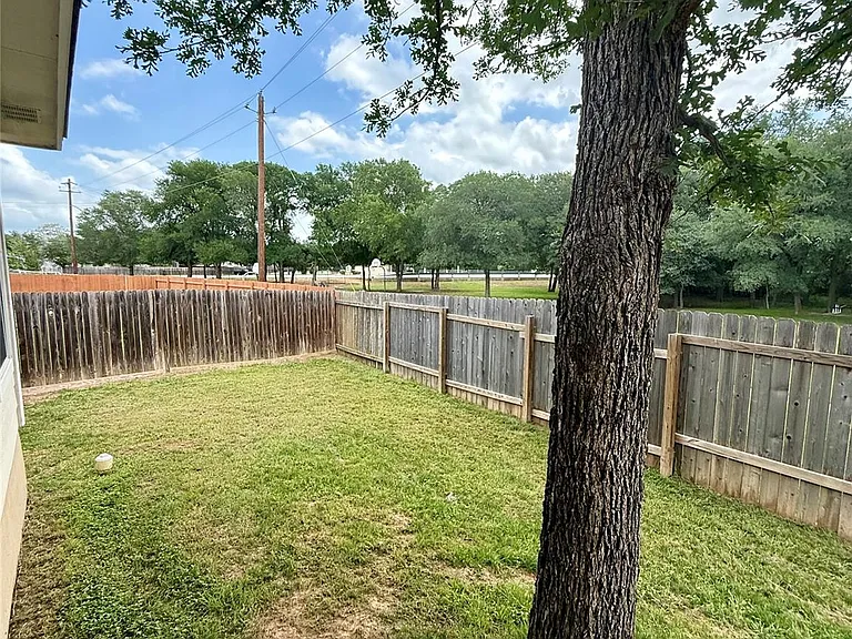 3504 Banda Ln — Photo 22