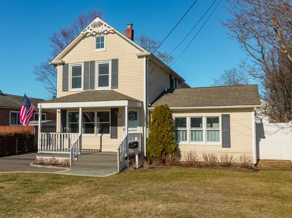 39 Jefferson Street, East Islip, NY 11730