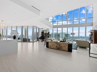 Paramount Miami Worldcent, Miami, FL 33132
