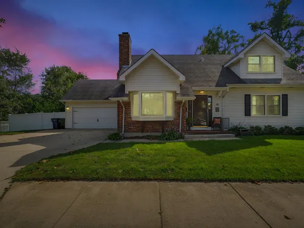 10 W 12th Ave, Naperville, IL 60563