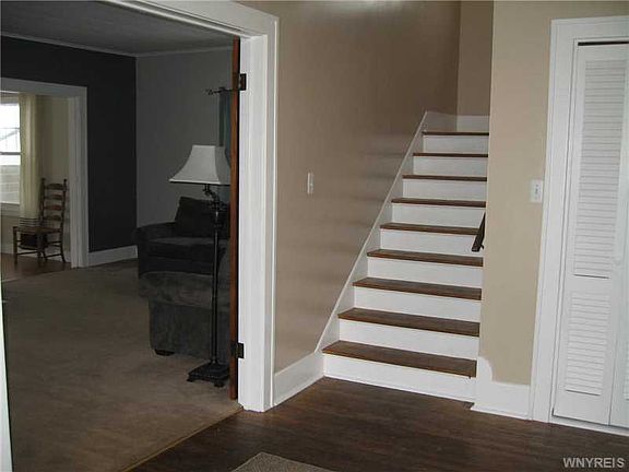 4th image of 8627 Pershing Ave