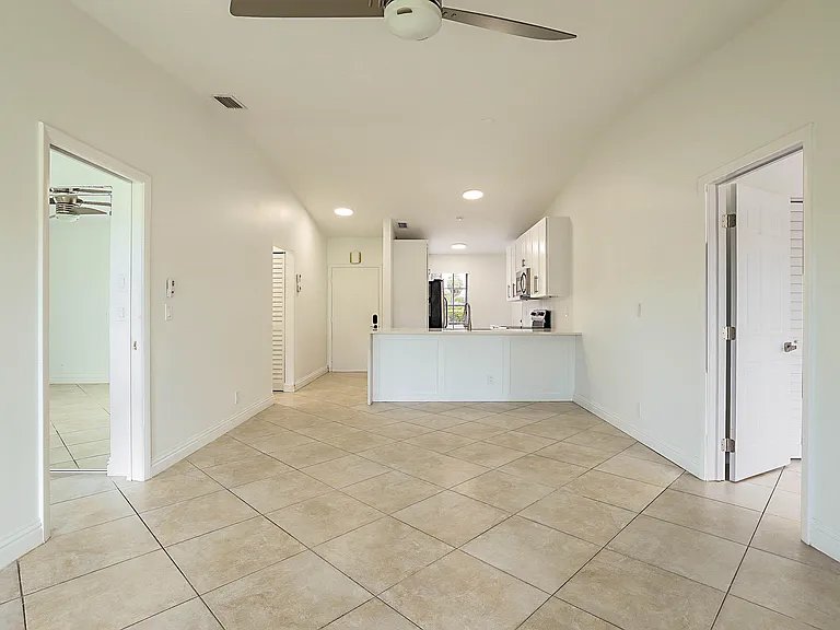 5241 Breadfruit Cir — Photo 9