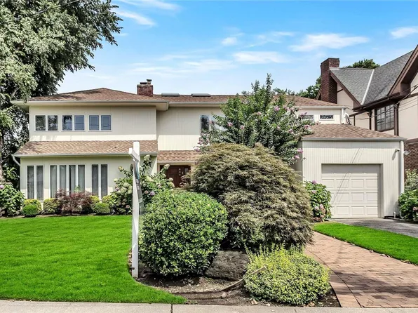 536 Clubhouse Road, Woodmere, NY 11598