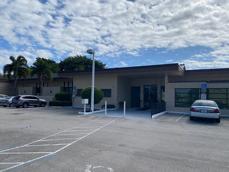7405 W Atlantic Blvd #201