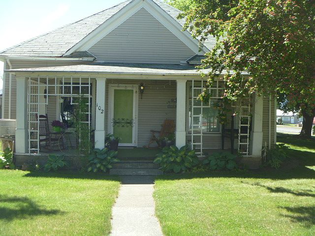 1st image of 102 S Jennings Ave