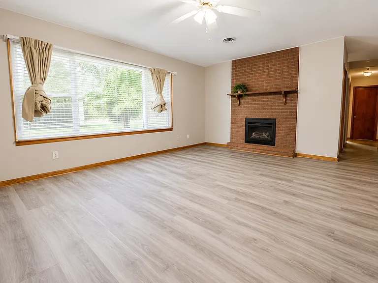 607 Nisbett St — Photo 3