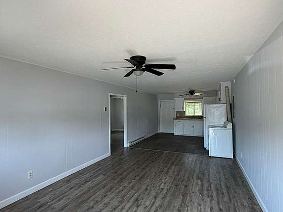 2nd image of 831 Bay St #A