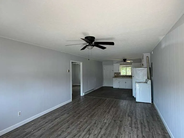 831 Bay St #A — Photo 2