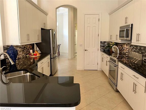 5th image of 10410 Plumbago Pointe Dr