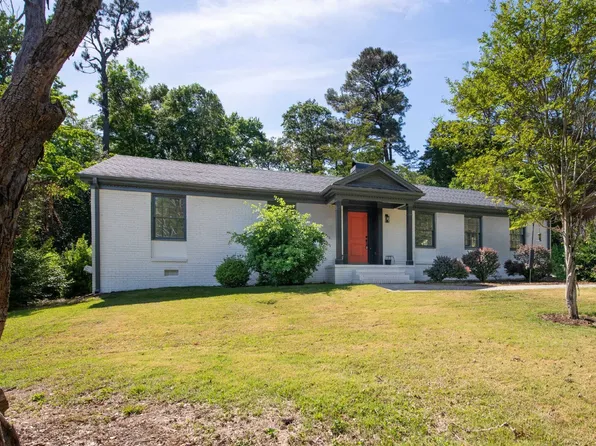4621 Woodridge Dr, Raleigh, NC 27612