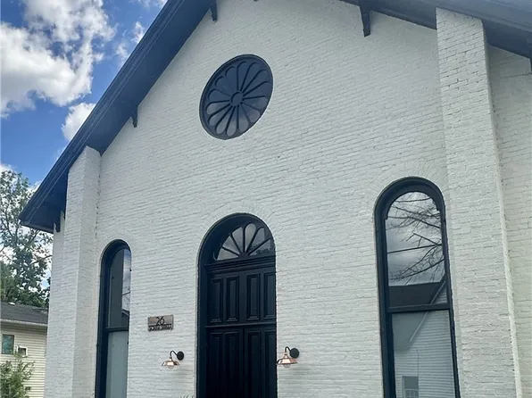 26 South St, Harveysburg, OH 45032