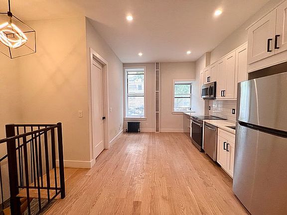 2nd image of 312 E 116th St APT 1A