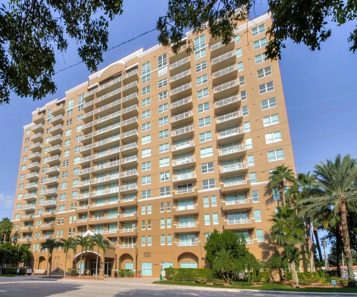 Building Photo - 2665 SW 37th Ave #516
