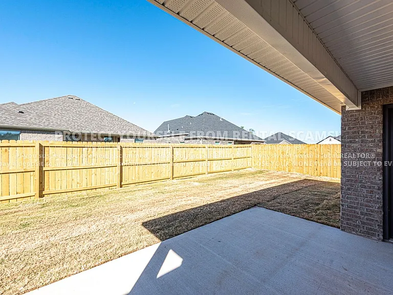 410 Coconut Ln — Photo 14