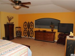 108 Hazel St, North Bellmore, NY 11710