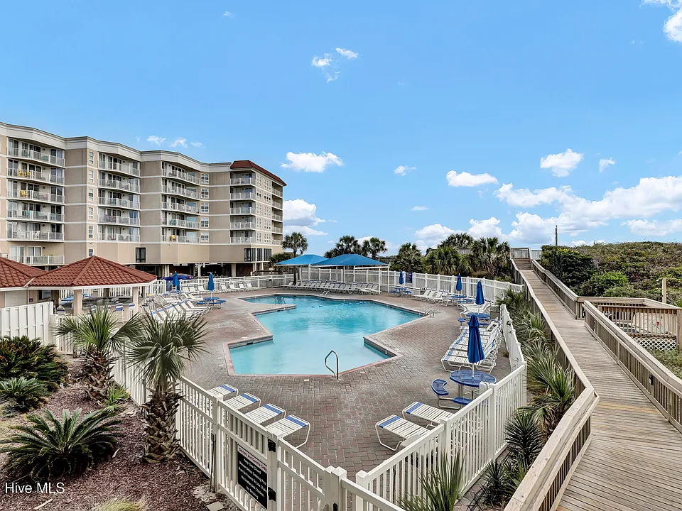 2000 New River Inlet Rd #2109