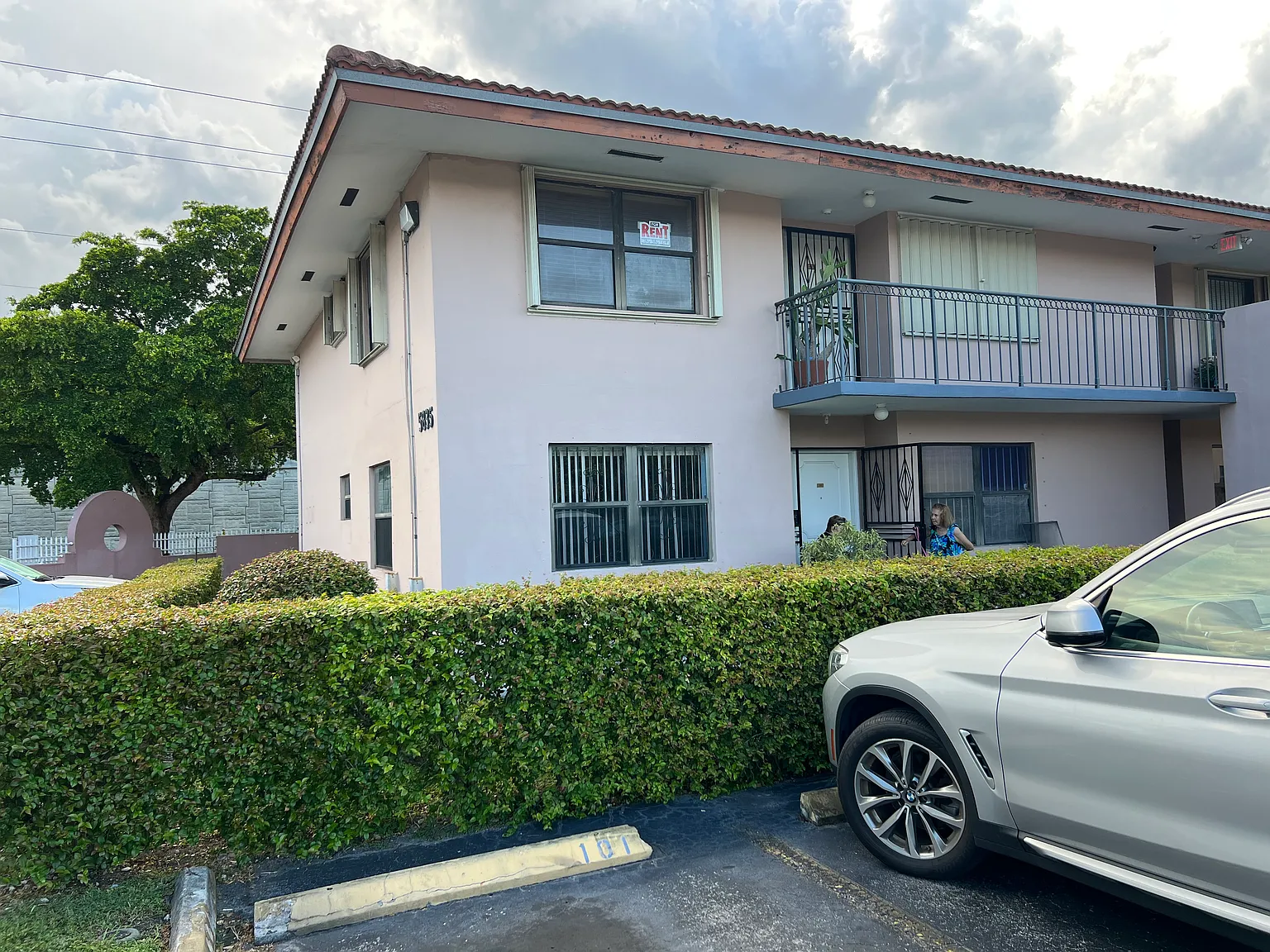 1 bed, 834 sqft, $1,875 — Photo 1