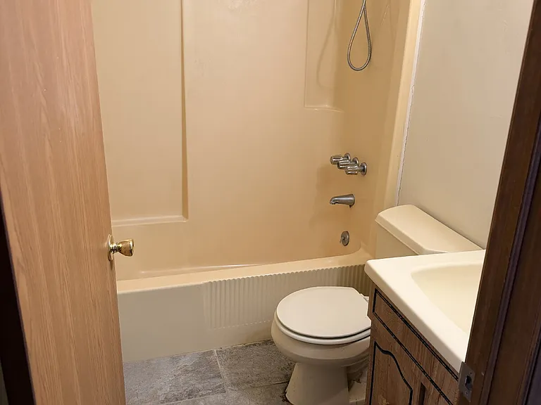 95 4th St #2 — Photo 3