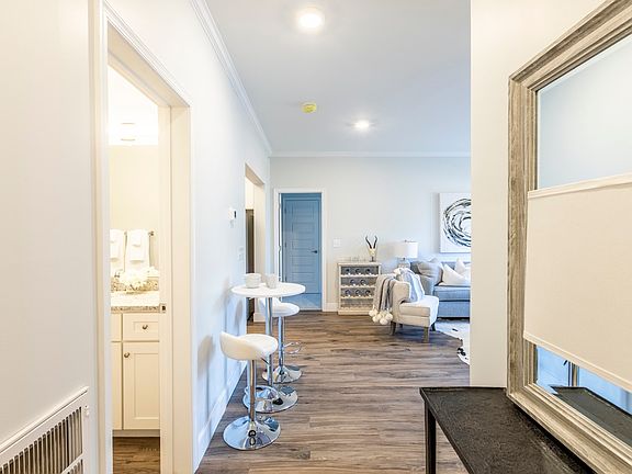 5th image of 2118 Commonwealth Dr APT 100