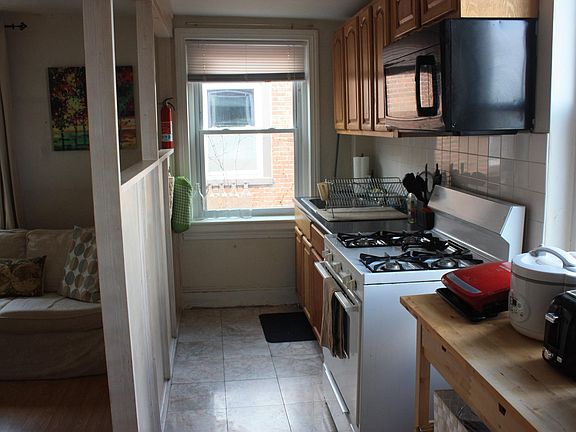3rd image of 1305 S Broad St Floor 3