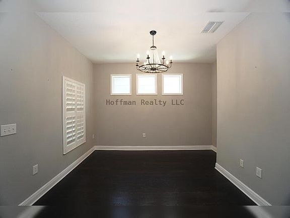 3rd image of 7303 S Shamrock Rd
