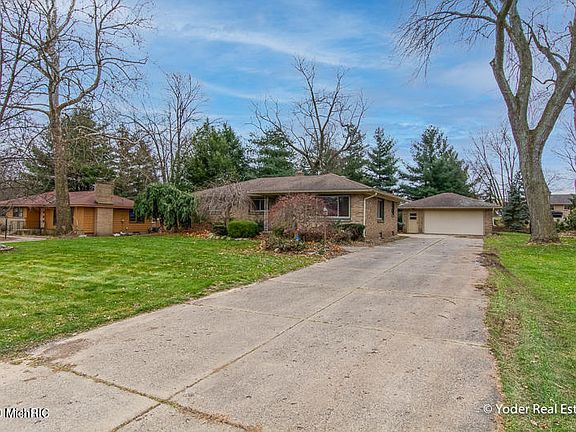 3rd image of 714 Hachmuth Dr NW