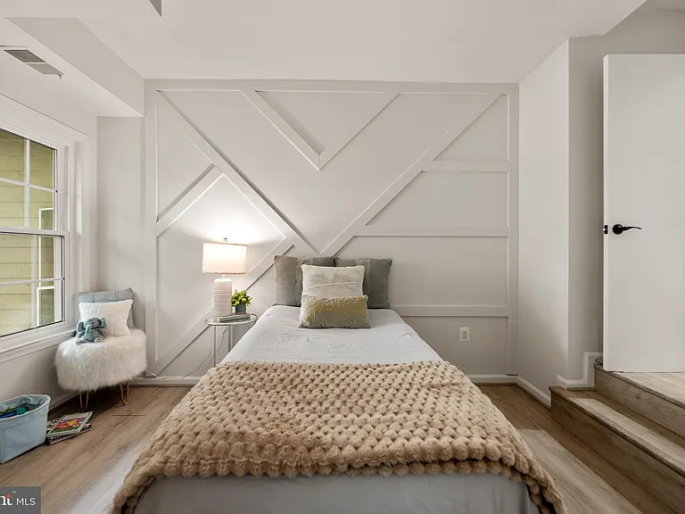 2811 S Woodrow St #B — Photo 22