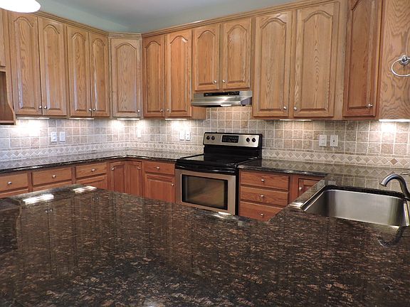 5th image of 46 Oakridge Ct