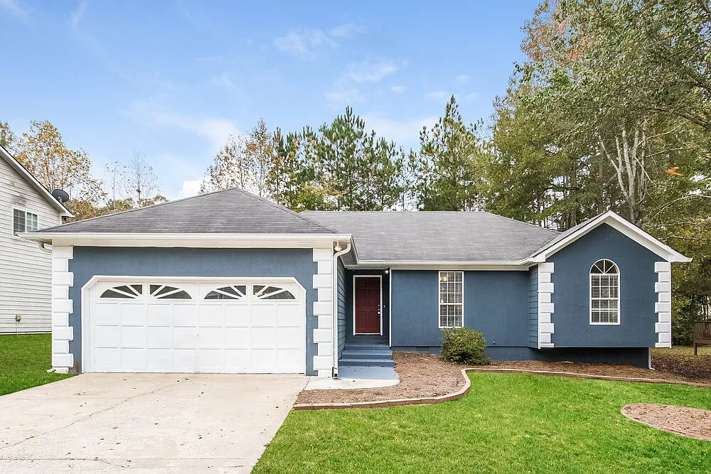 3 bed, 2.0 bath, 1432 sqft, $2,325 — Photo 1