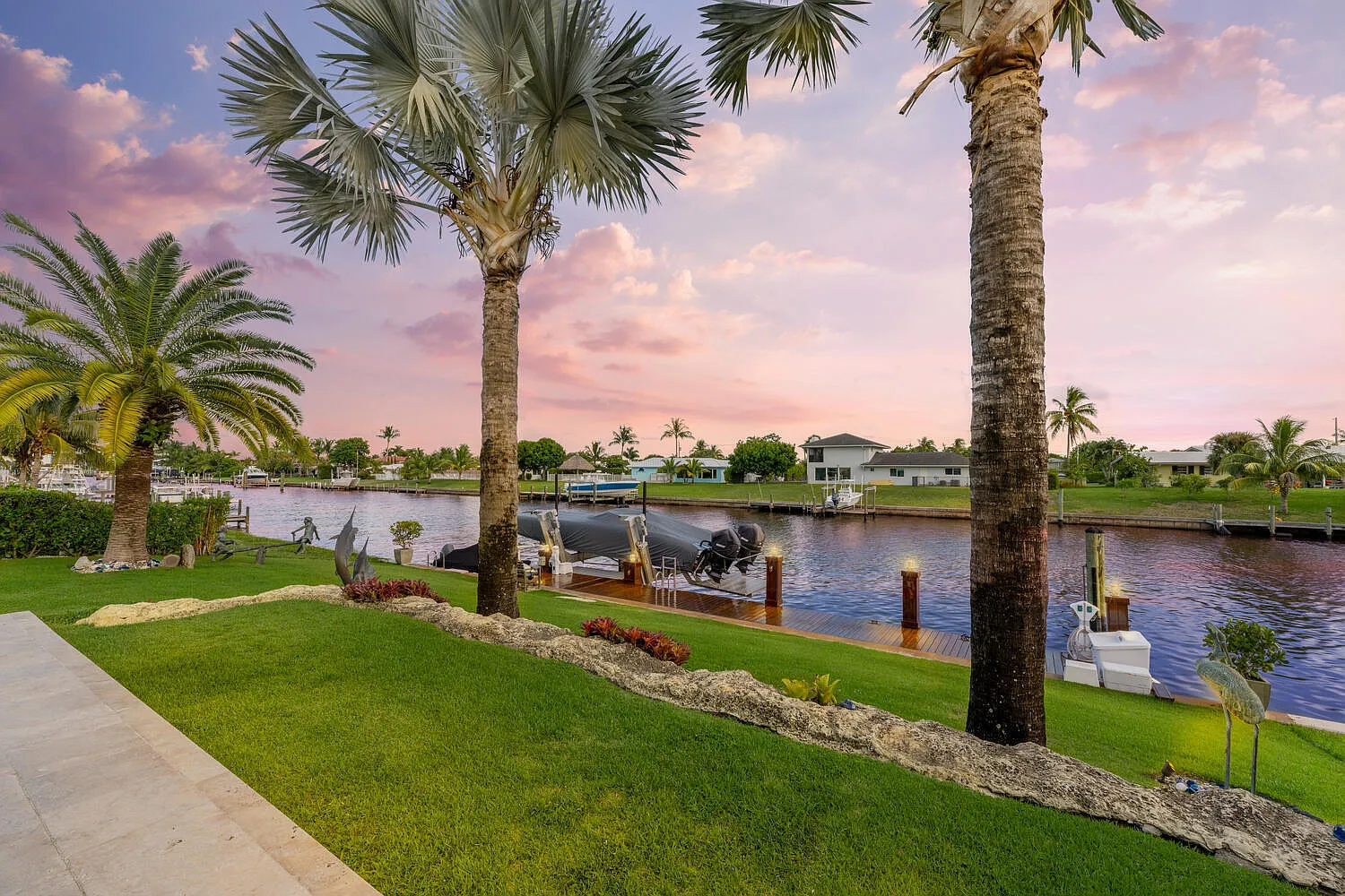 3 bed, 5.0 bath, 2534 sqft, $20,000 — Photo 1