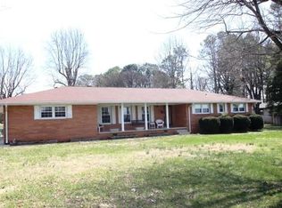 1593 Modena Rd, Winchester, TN 37398
