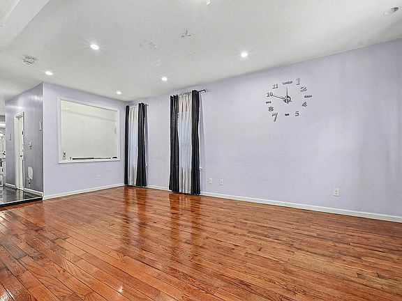 2nd image of 17507 Liberty Ave