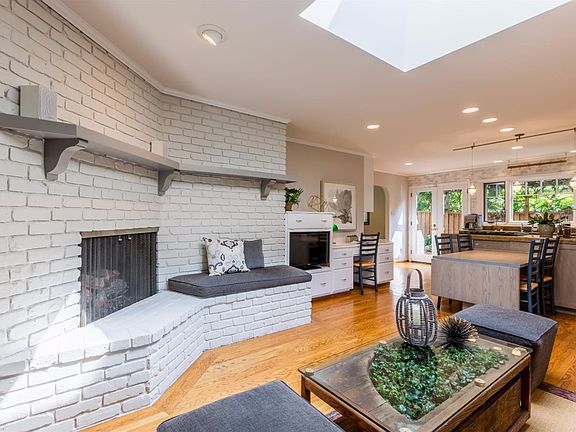 4th image of 181 Gabarda Way