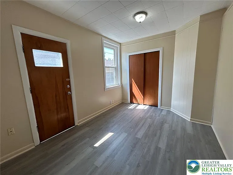 50 W Garrison St #1 — Photo 2