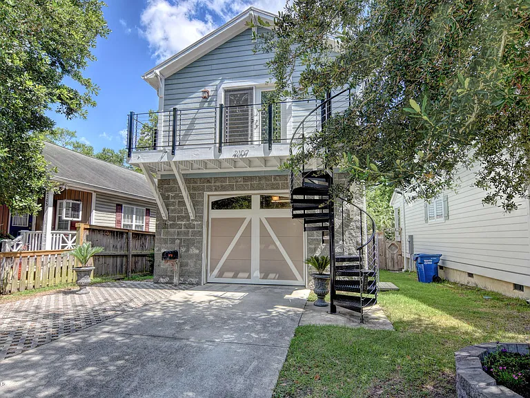 2107 Metts Ave — Photo 3